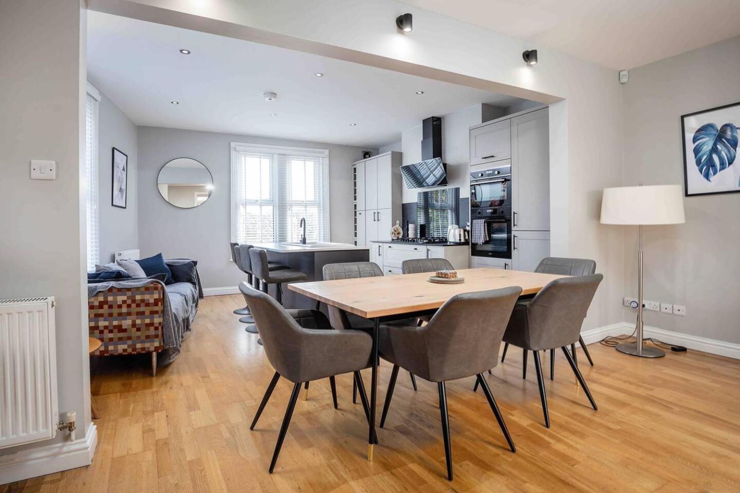 Stylish & Spacious 3 Bed Apartment With Parking Sheffield Exterior foto
