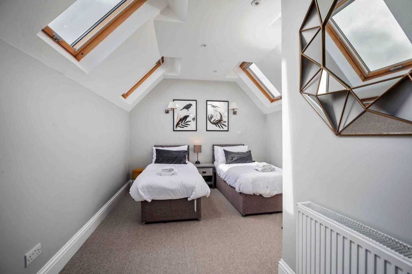 Stylish & Spacious 3 Bed Apartment With Parking Sheffield Exterior foto