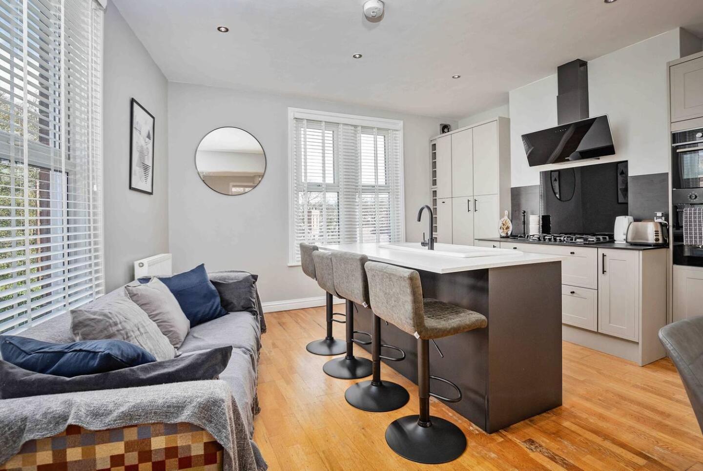 Stylish & Spacious 3 Bed Apartment With Parking Sheffield Exterior foto