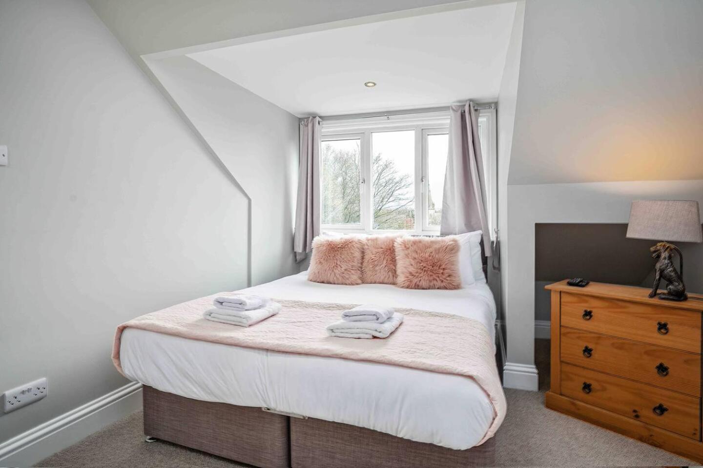 Stylish & Spacious 3 Bed Apartment With Parking Sheffield Exterior foto