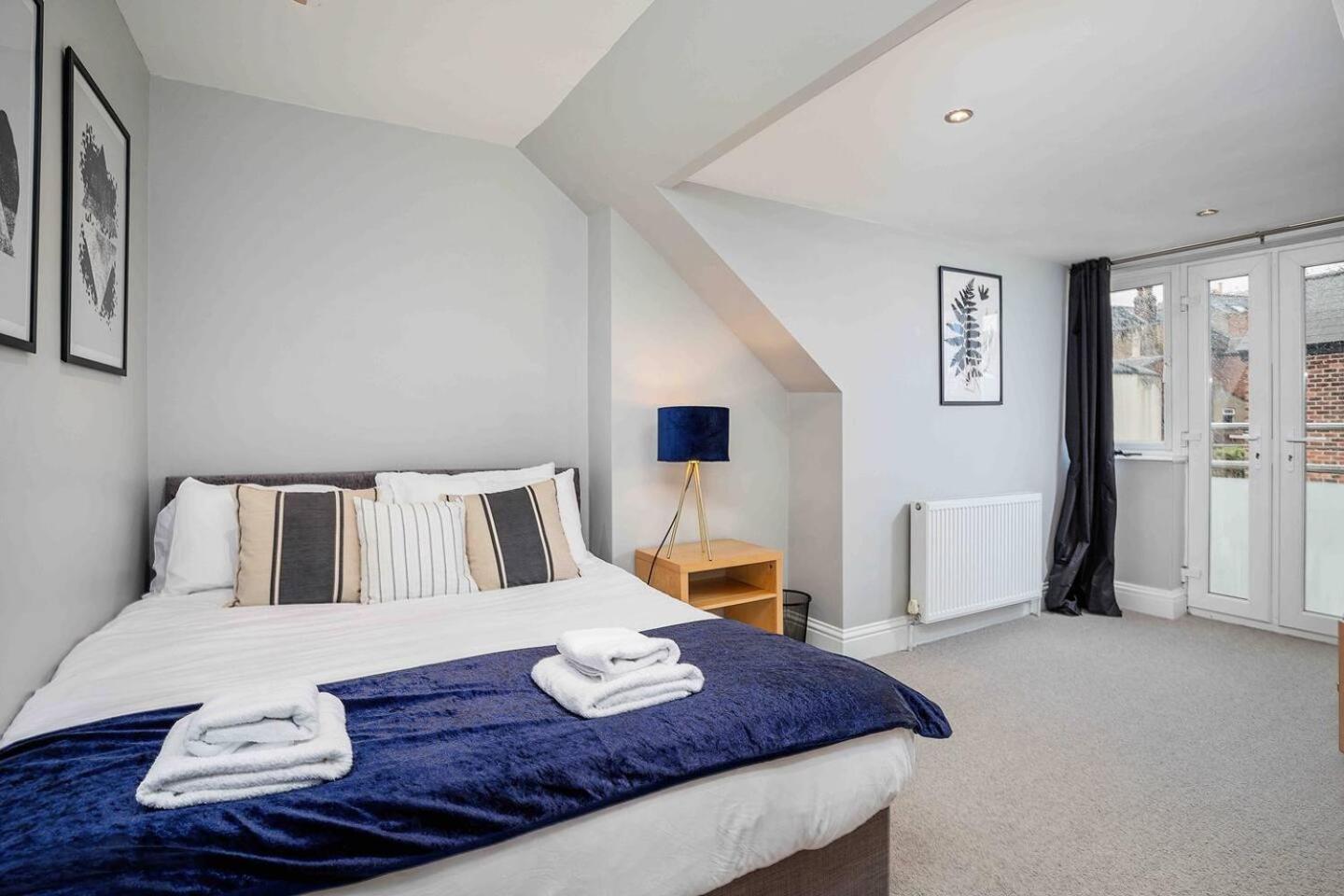 Stylish & Spacious 3 Bed Apartment With Parking Sheffield Exterior foto